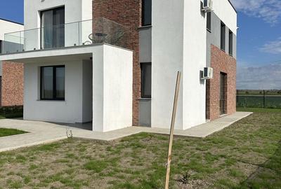 Casă cu 4 camere în Central - 3