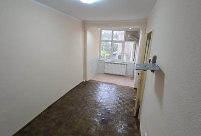 PROPRIETAR | 3 Camere Micro 17 | Etaj 1 | Str. Barboși | B2 - 8