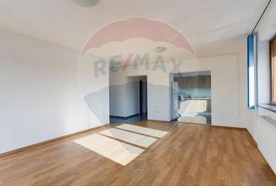 Spatiu de birouri compus din 3 apartamente, 300 mp, strada Bistritei - 9