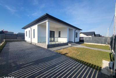 Casă cu 3 camere cu Teren 270 Mp în Hemeiuș