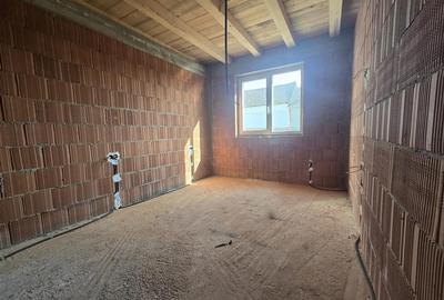 Casă cu 3 camere cu Teren 545 Mp în Tărian - 9