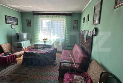 Casă cu 6 camere cu Teren 450 Mp în Central