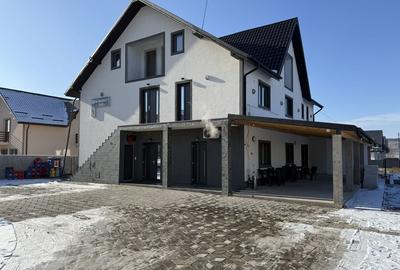 Spațiu comercial, de 520 mp, în Central - 3