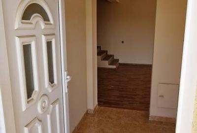 Casa Paulesti, 3 camere, zona linistita