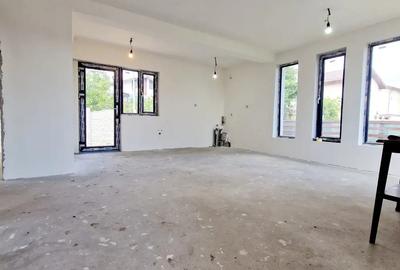 Propietar vand casa 3 camere pod decent pentru depozitare plus beci. acces la bulevard 70m - 7