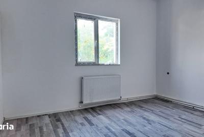Casă cu 3 camere cu Teren 200 Mp în Central - 2