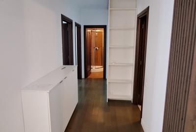 Apartament cu 3 camere semidecomandat, mobilat în 13 Septembrie - 15