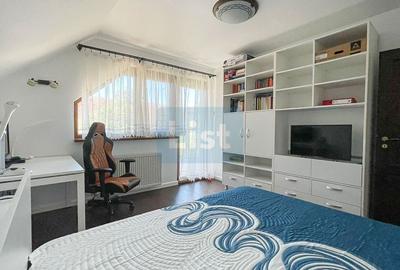 Casă cu 5 camere cu Garaj în Văliug - 27