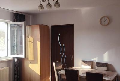 Apartament cu 2 camere bucatarie hol camara baie - 3