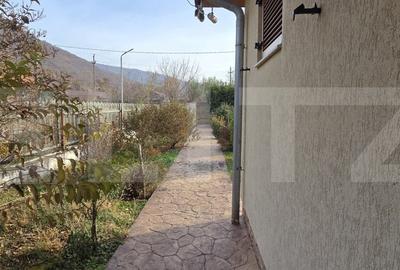 Casă individuală cu 4 camere cu Teren 1674 Mp în Central - 2