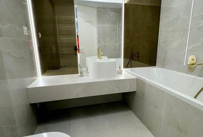 Apartament cu 3 camere decomandat în Nord