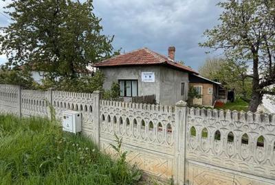 Casă cu 4 camere cu Teren 1400 Mp în Central - 9