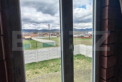 Casa la rosu de vanzare in Vulcan - Brasov - 15