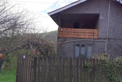 Casă cu 4 camere în Vâlcănești - 6