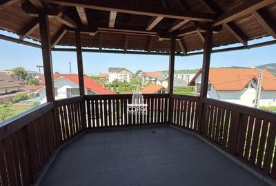 Casă cu 6 camere cu Teren 800 Mp în Central