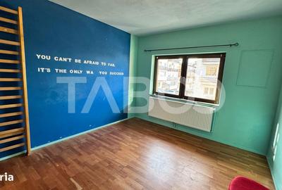 Apartament cu 3 camere semidecomandat, mobilat în Tilișca - 6