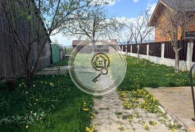 Casă cu 5 camere cu Teren 562 Mp în Hălchiu - 1
