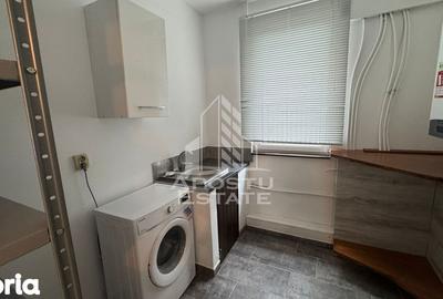 Casă cu 5 camere cu Teren 350 Mp în Soarelui