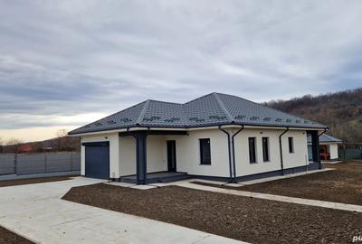 Casă cu 7 camere cu Teren 930 Mp în Drăganu - 2