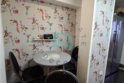 Apartament cu 3 camere decomandat, mobilat în Tractorul - 4