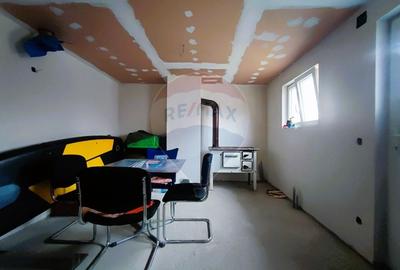 Casă cu 3 camere cu Teren 368 Mp în Sud - 3