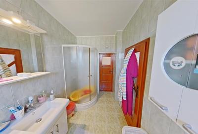 Duplex cu 12 camere cu Canalizare în Vest - 17