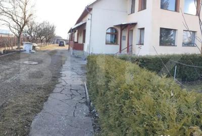 Casă cu 4 camere cu Teren 1420 Mp în Stupini - 5