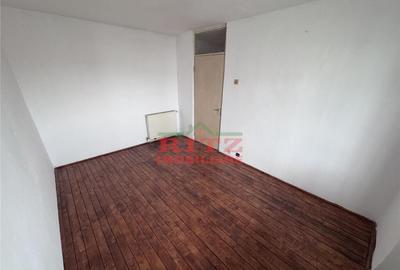 Apartament cu 3 camere semidecomandat în Central - 3