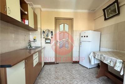 Apartament 3 Camere Decomandat, Etaj Intermediar, zona Km 4- - 3