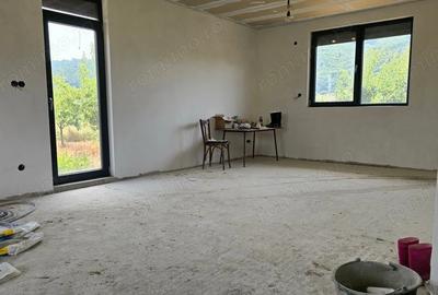 Casă cu 6 camere în Leșnic - 12