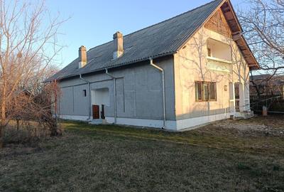 Casă cu 4 camere în Dragomirești - 8