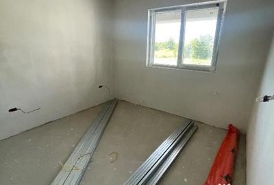 Apartament cu 3 camere semidecomandat în Bragadiru - 2