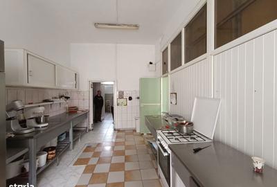 Apartament cu 4 camere în Central - 8