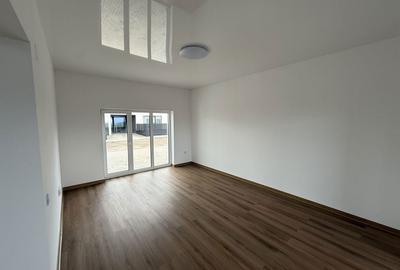 Casă cu 4 camere în Noua - 4