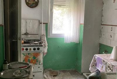 Etaj 1 proprietar .2 camere resita - 1