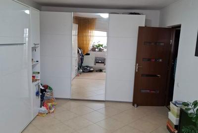 Garsonieră decomandată în Titan - 2