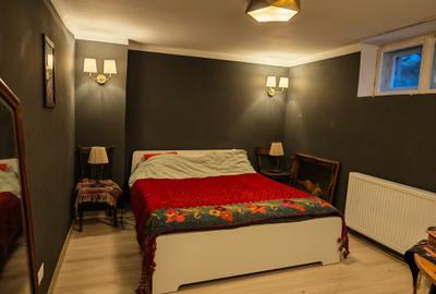 Casă individuală cu 5 camere cu Canalizare în P-ța Unirii - 22