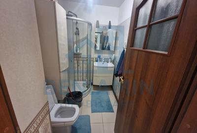 Apartament cu 4 camere decomandat în Central - 4