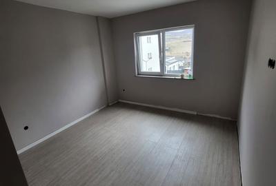 Apartament cu 2 camere semidecomandat în Dâmbul Rotund