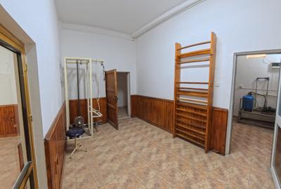 Casă individuală cu 12 camere cu Canalizare în Cățelu - 19