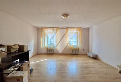 Casă individuală cu 8 camere cu Canalizare în Central - 13