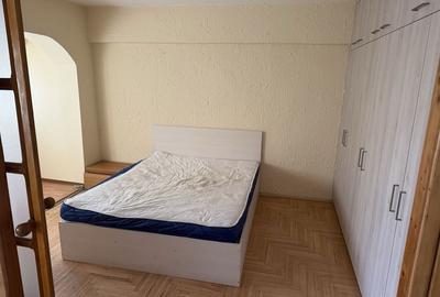 Apartament cu 4 camere în Traian - 12