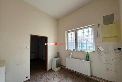 Spatiu comercial ultracentral de inchiriat - 1