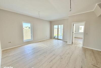 Casă cu 4 camere în Moșnița Veche