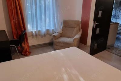 Inchiriez Apartament 3 camere, 74 mp, etaj 1, Pia?a Unirii - 3