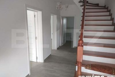 Casă cu 4 camere cu Teren 240 Mp în Central - 3