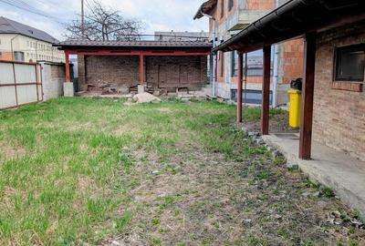 Casă cu 10 camere cu Teren 339 Mp în Decebal - 9