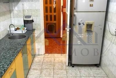 Apartament cu 3 camere semidecomandat în Micro 3 - 1
