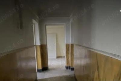 Apartament cu 2 camere decomandat în Coman - 1