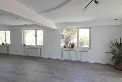 Spațiu comercial, de 82 mp, în Central - 2